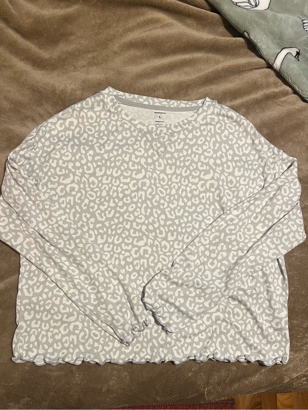 Sonoma, Size Large , Leopard Print Long Sleeve Lounge/Pajama Set - Light Gray - Picture 6 of 6
